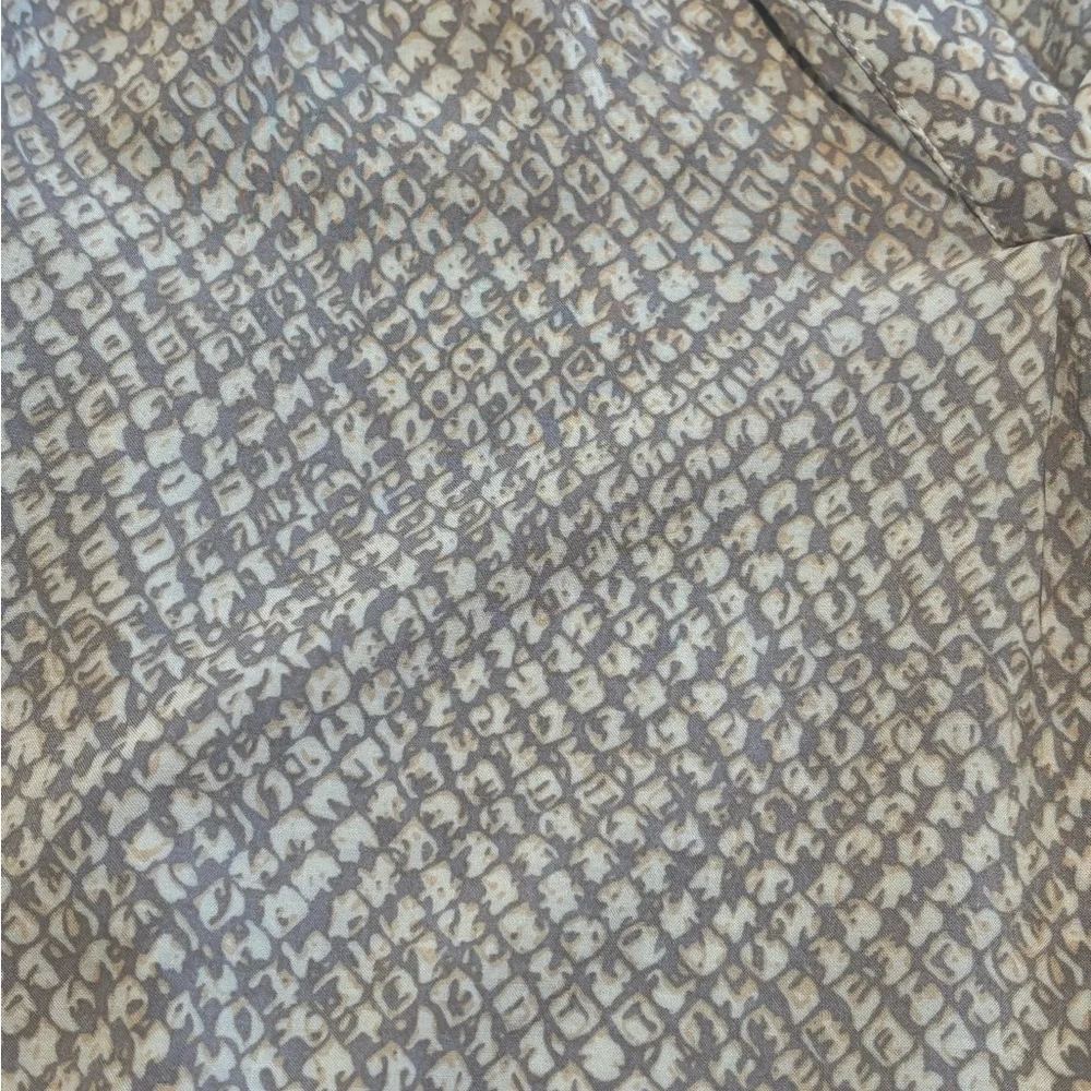 Gray Patterned Blouse - Picture 4 of 5